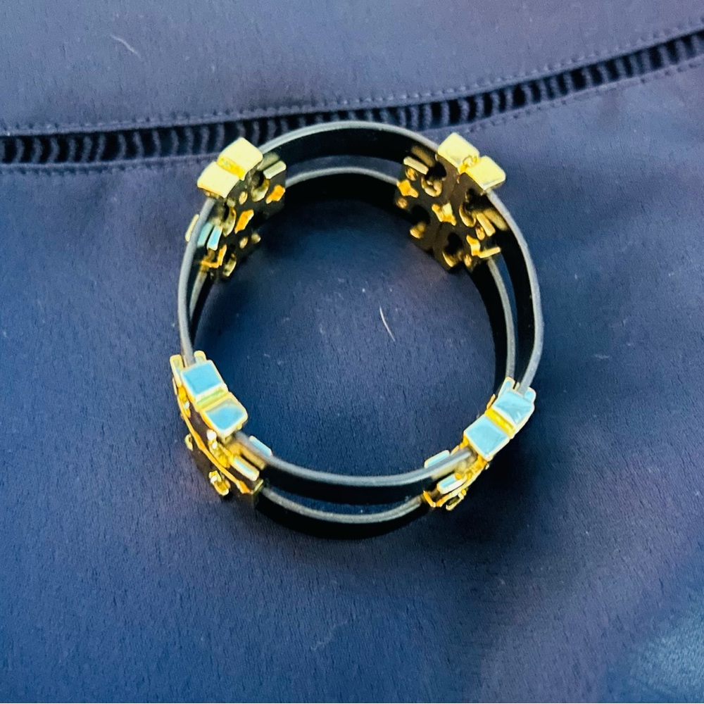 Tory Burch Black Leather Serif bracelet - Picture 5 of 5